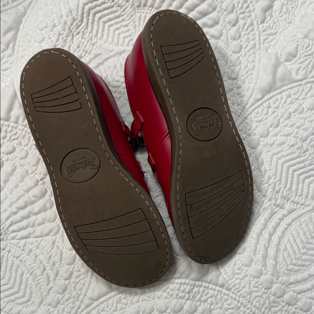FootMates Classic Red Shoes - Picture 3 of 10